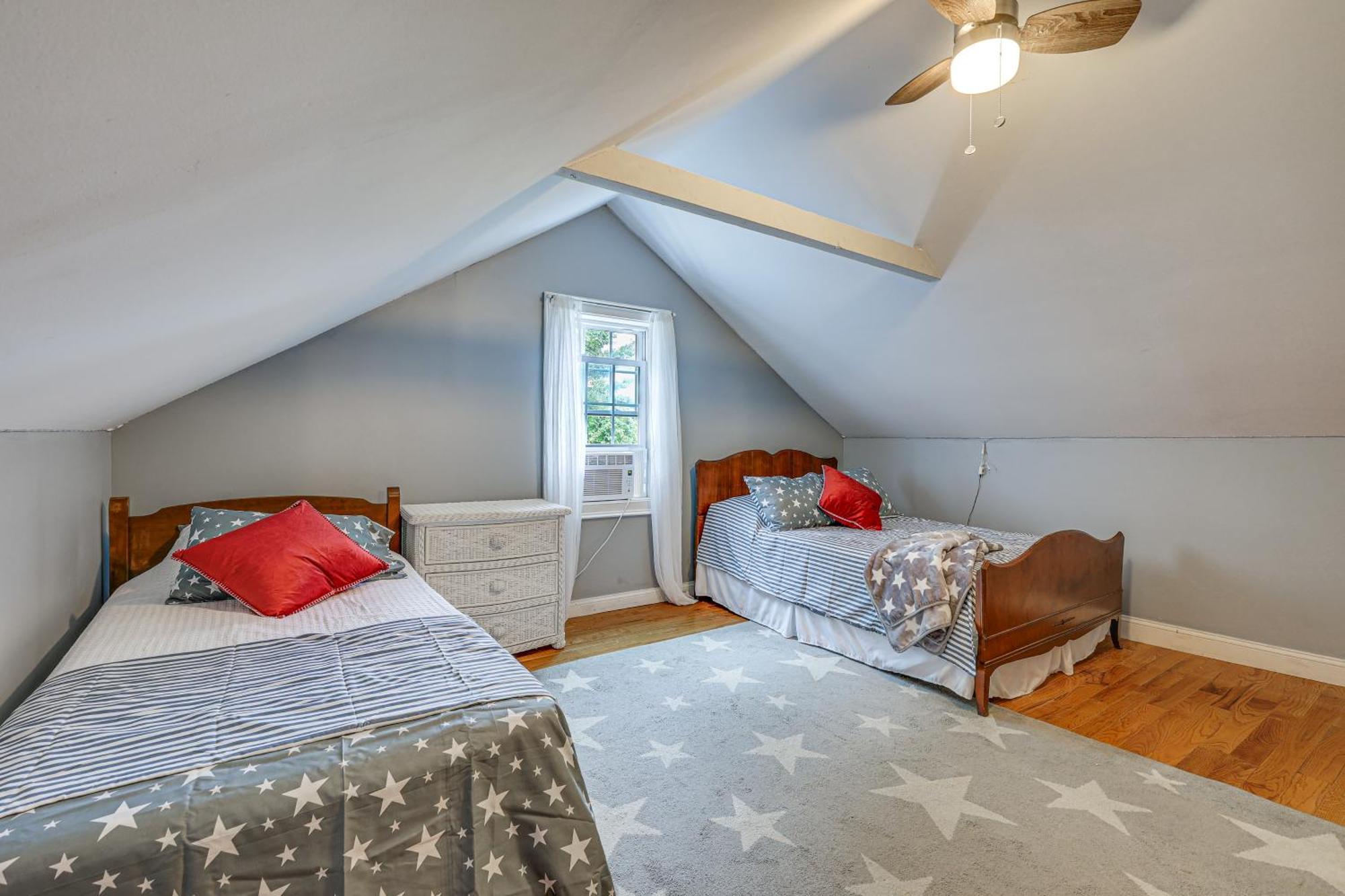 Quintessential New England Home With Patio And Grill! Putnam Екстер'єр фото