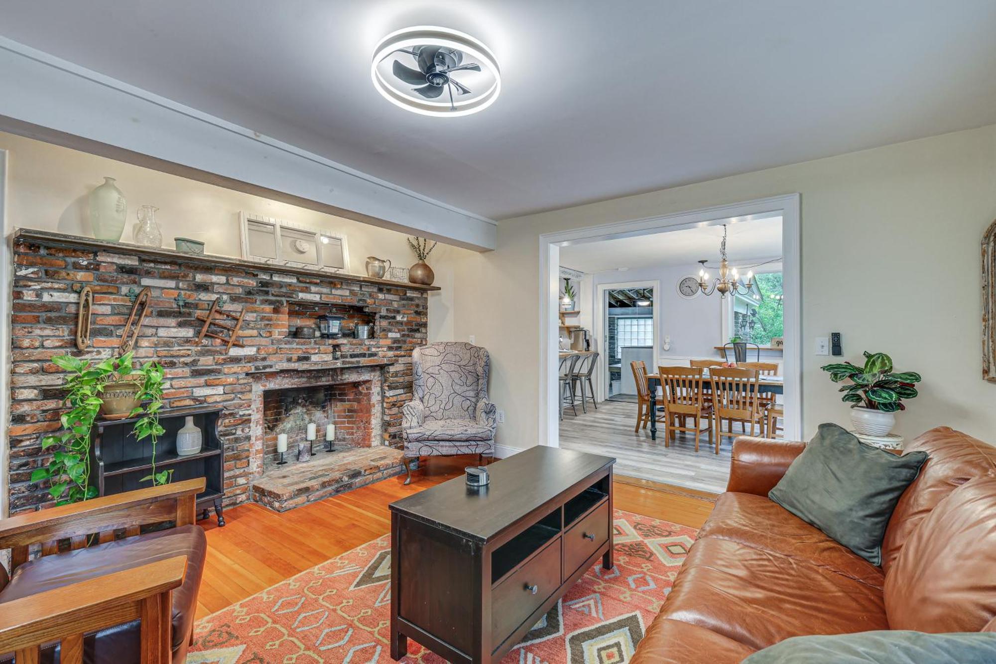 Quintessential New England Home With Patio And Grill! Putnam Екстер'єр фото