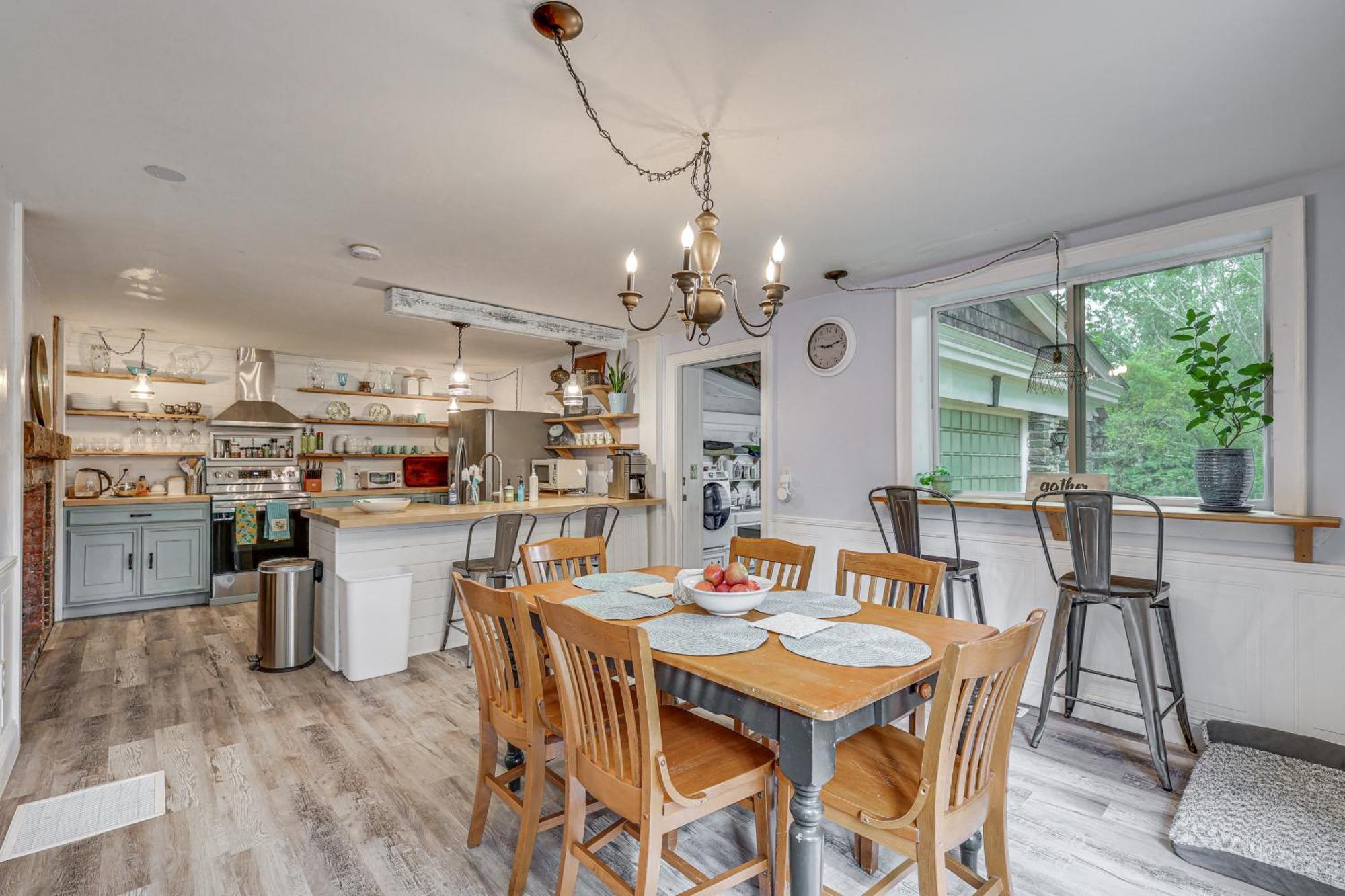 Quintessential New England Home With Patio And Grill! Putnam Екстер'єр фото
