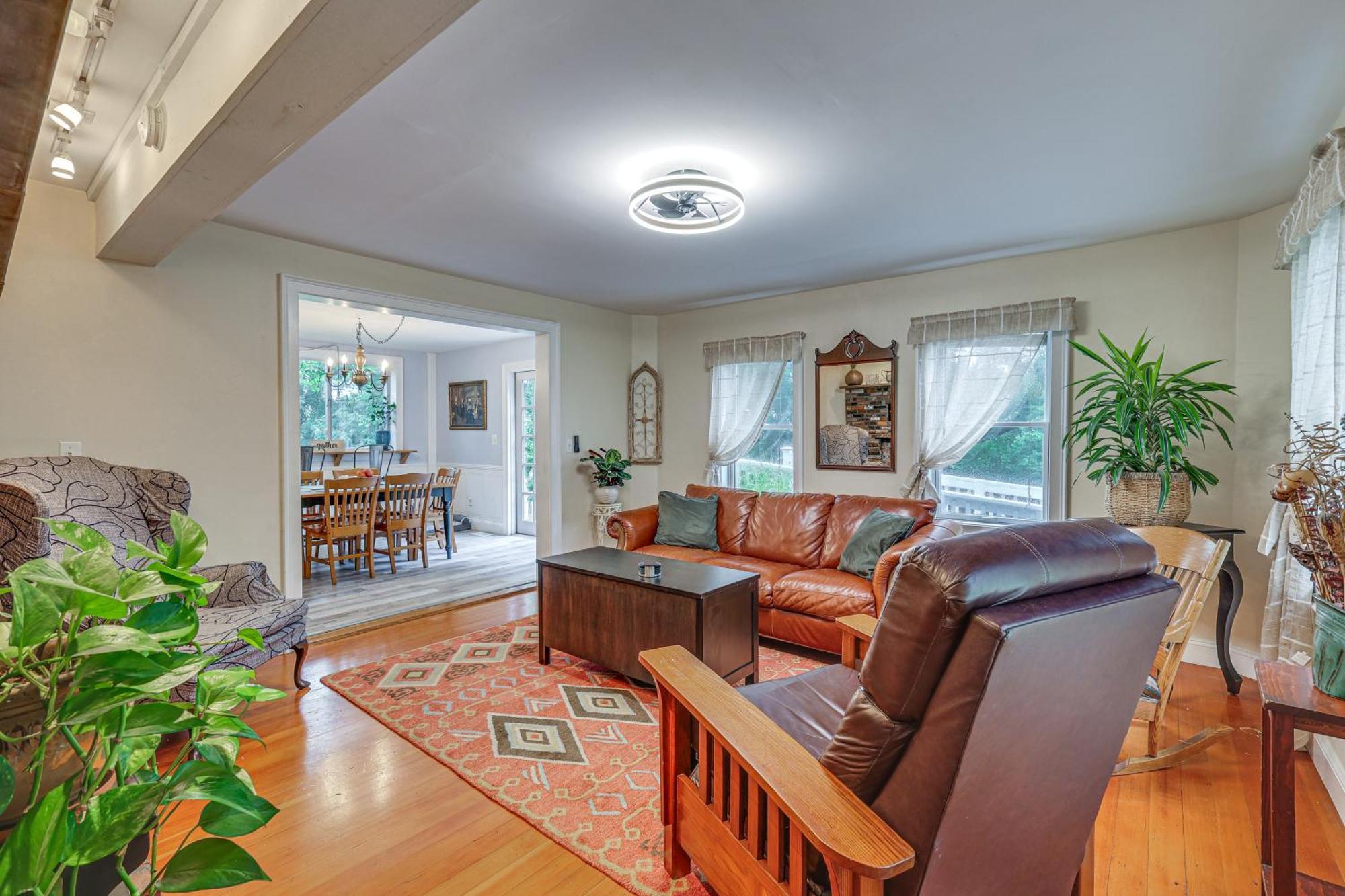 Quintessential New England Home With Patio And Grill! Putnam Екстер'єр фото