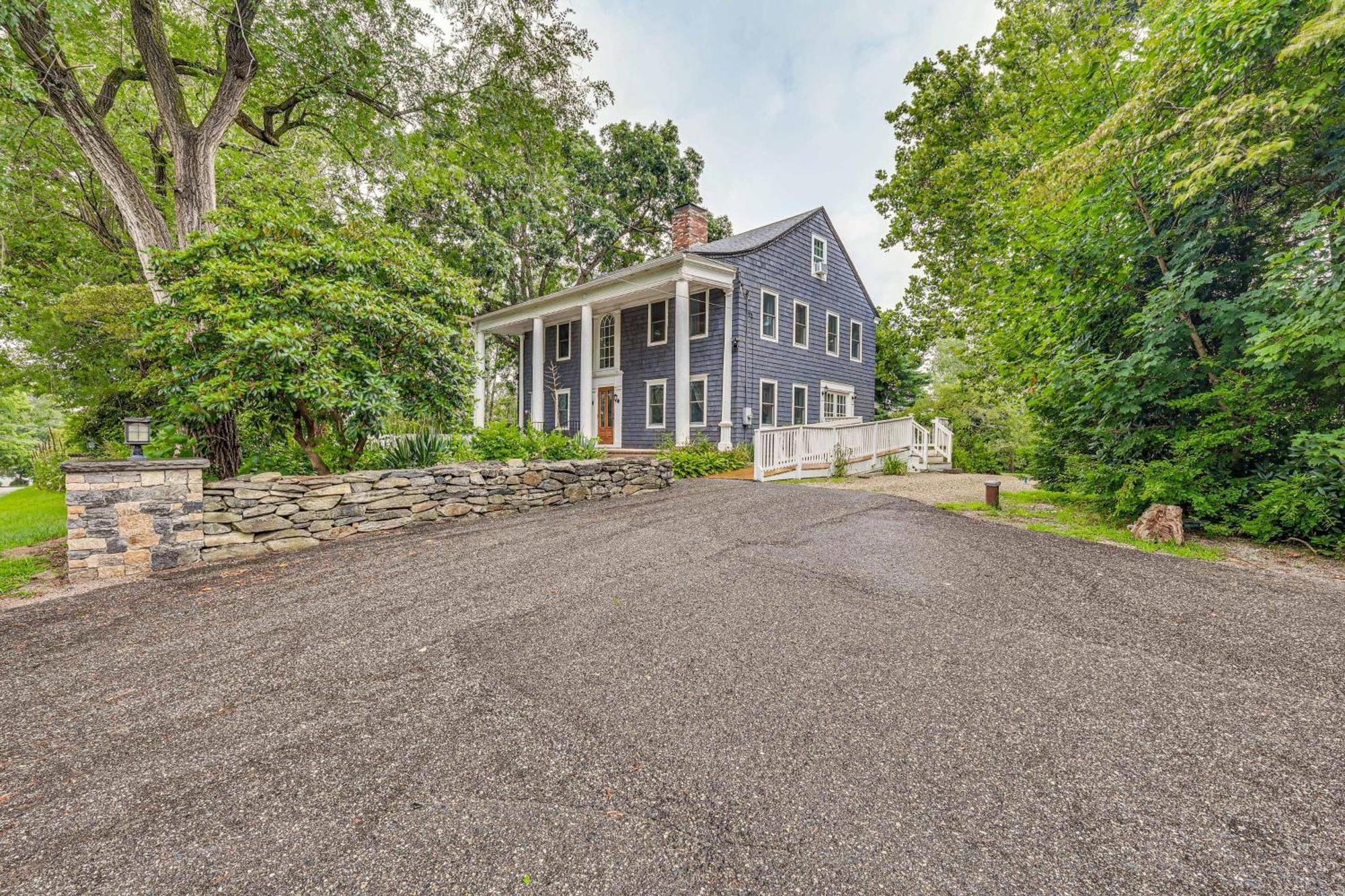 Quintessential New England Home With Patio And Grill! Putnam Екстер'єр фото