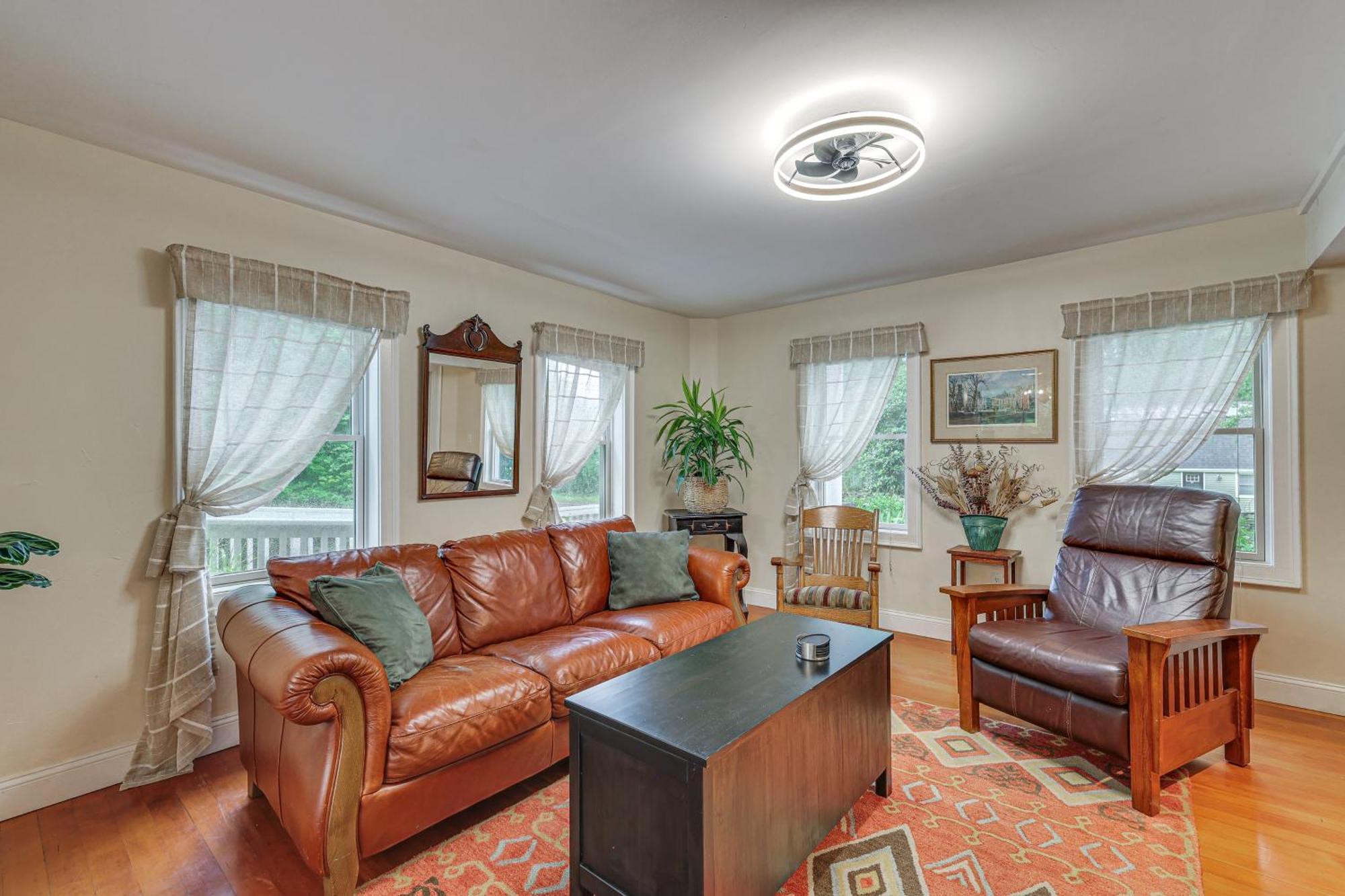 Quintessential New England Home With Patio And Grill! Putnam Екстер'єр фото